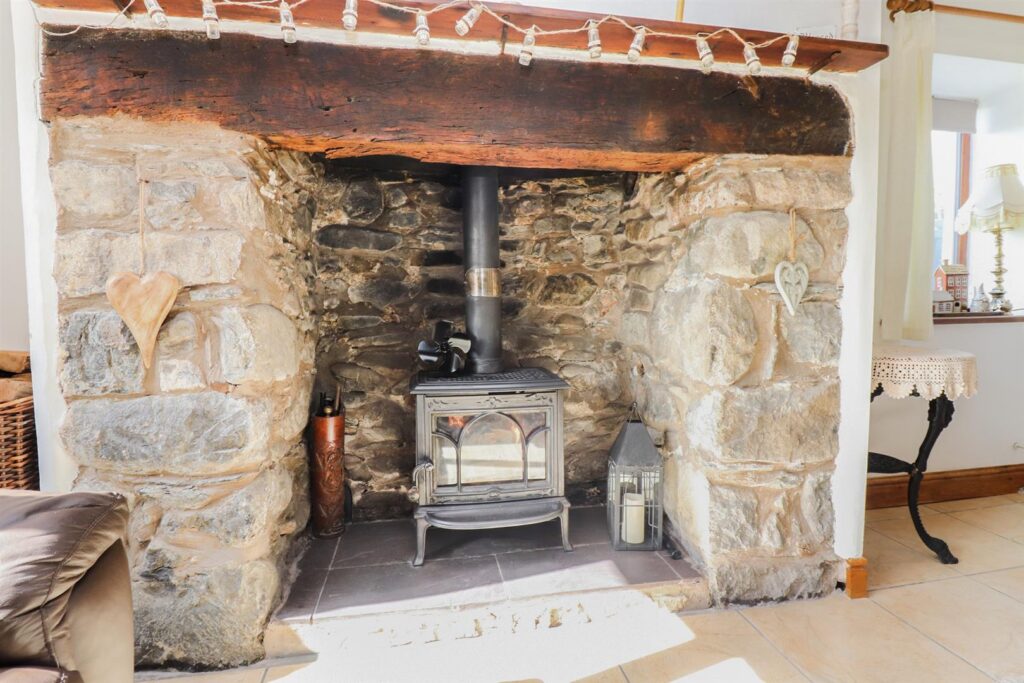 Llanrhaeadr Ym Mochnant photo 12