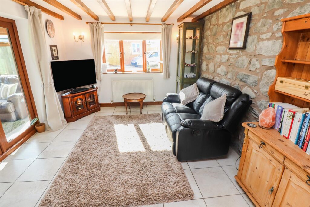 Llanrhaeadr Ym Mochnant photo 6