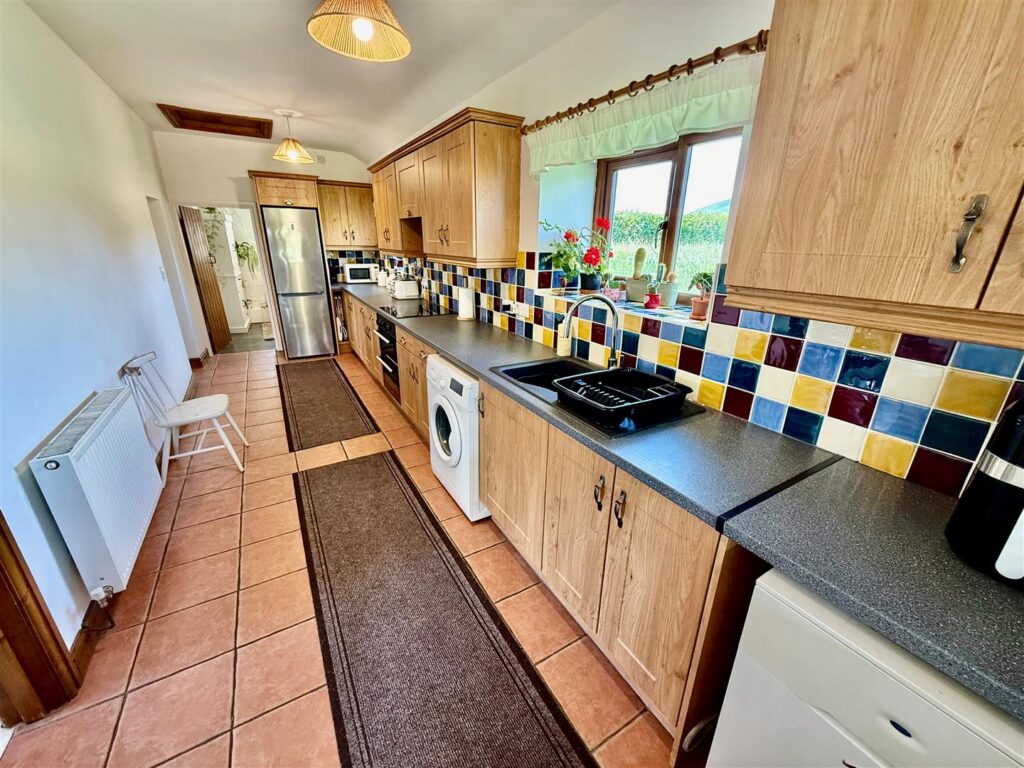 Llanrhaeadr Ym Mochnant photo 10