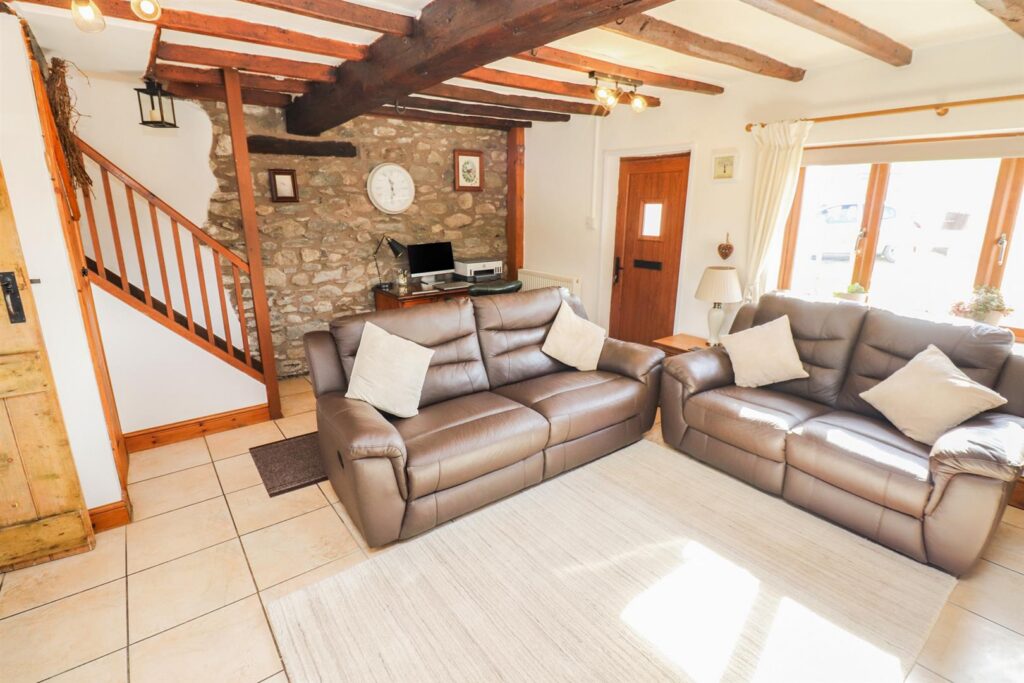 Llanrhaeadr Ym Mochnant photo 31