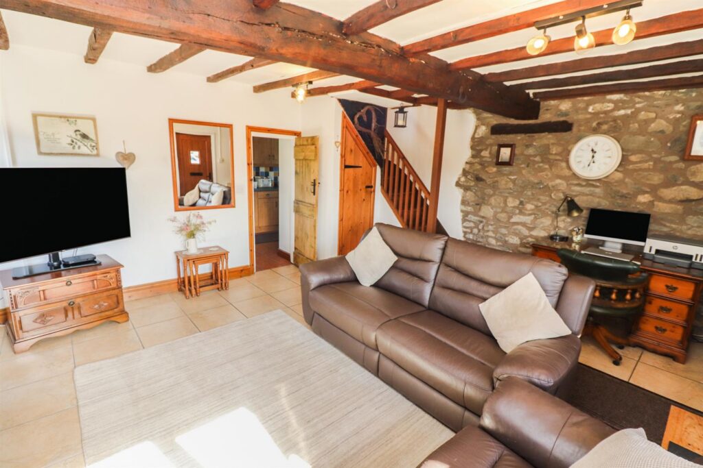 Llanrhaeadr Ym Mochnant photo 13