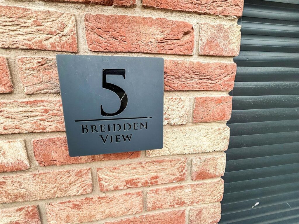 Breidden View, Llansantffraid photo 15