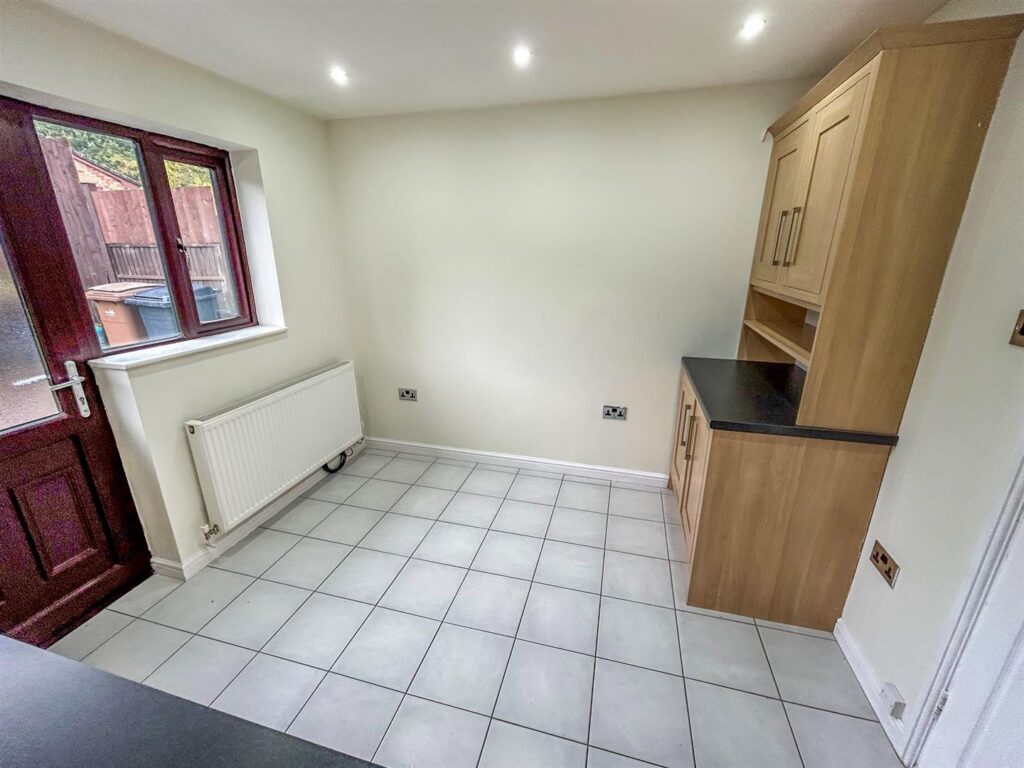 Crampton Court, Oswestry photo 15