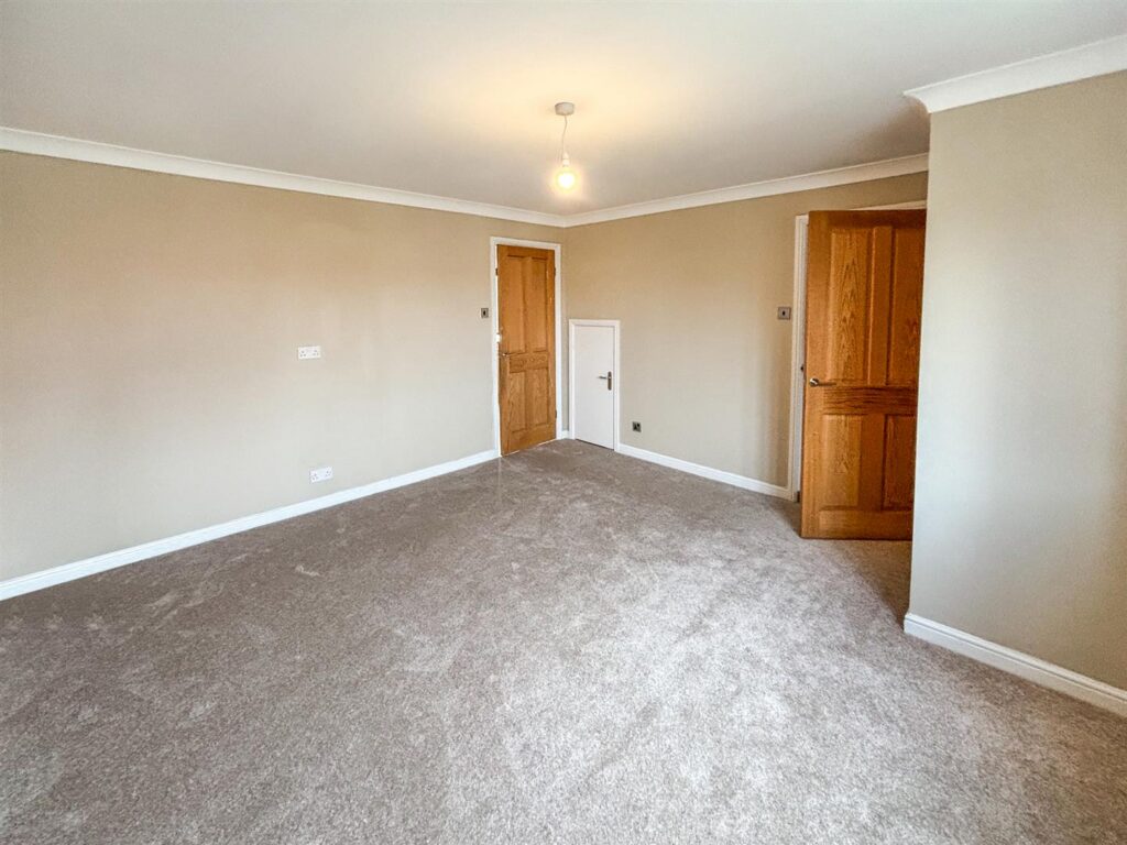 Crampton Court, Oswestry photo 5