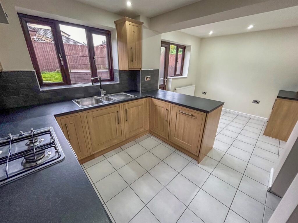 Crampton Court, Oswestry photo 8