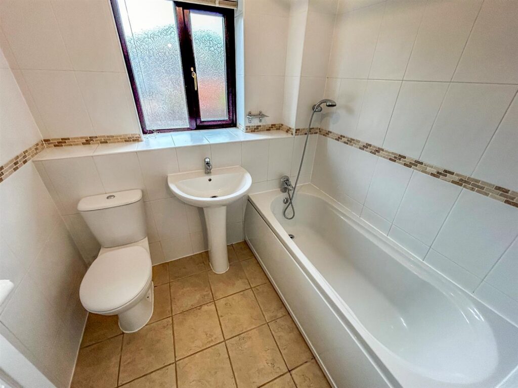 Crampton Court, Oswestry photo 14