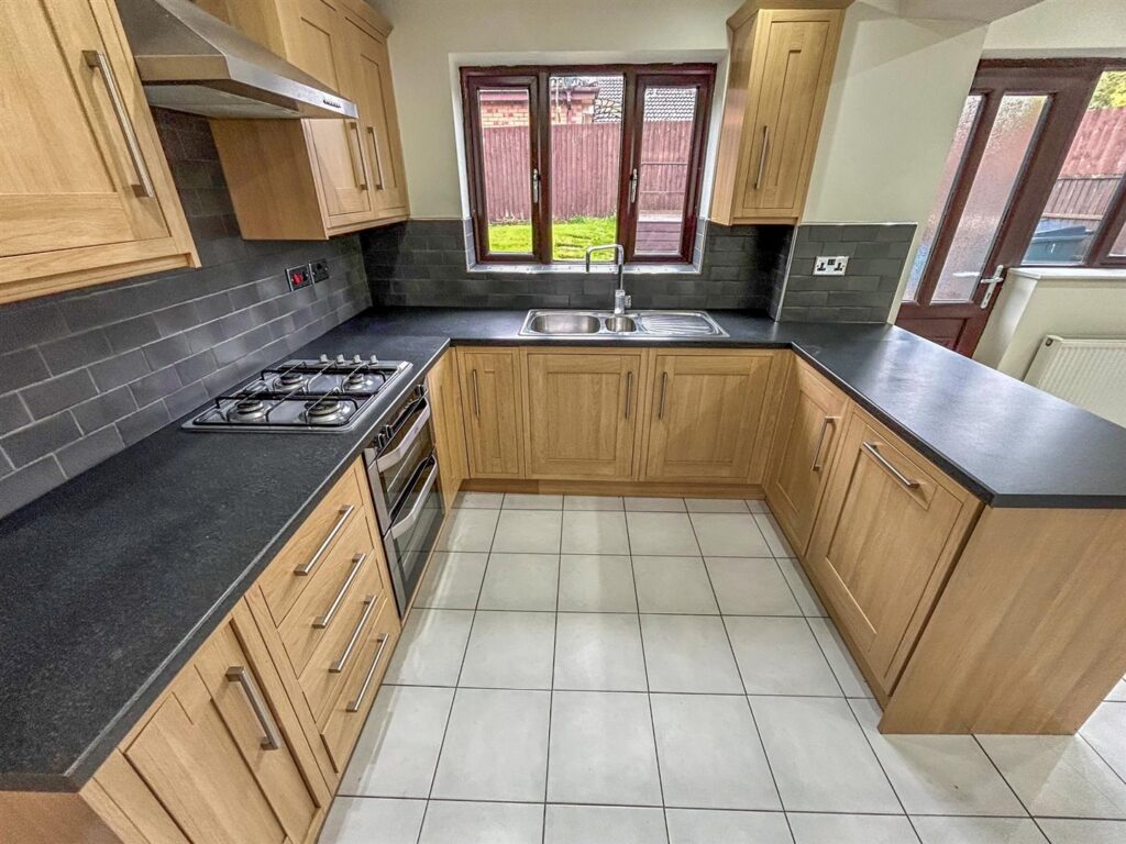 Crampton Court, Oswestry photo 6