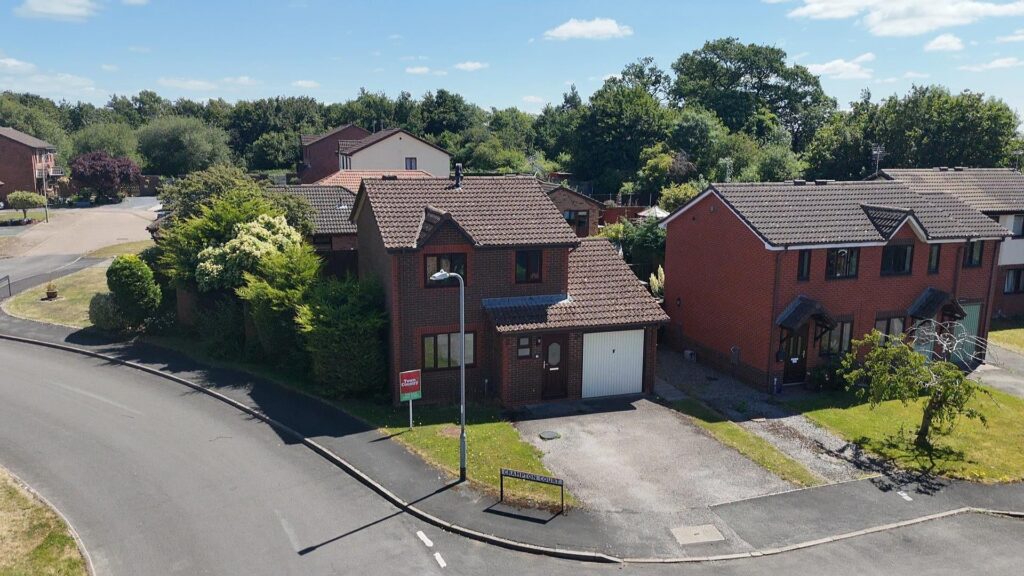 Crampton Court, Oswestry photo 4