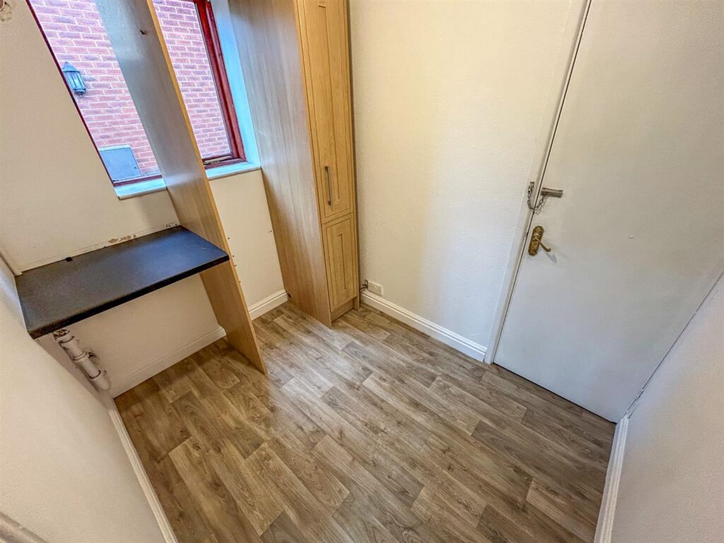 Crampton Court, Oswestry photo 13