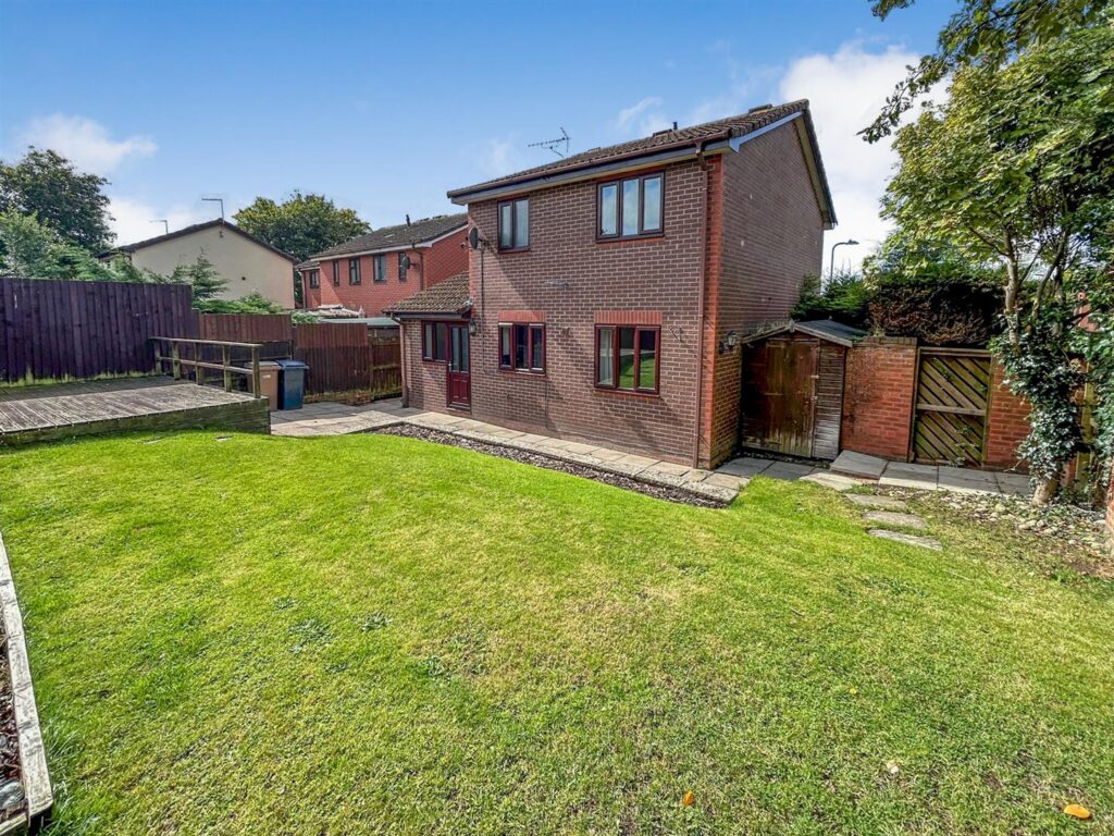 Crampton Court, Oswestry photo 1