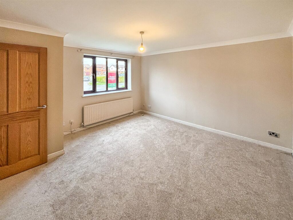 Crampton Court, Oswestry photo 3