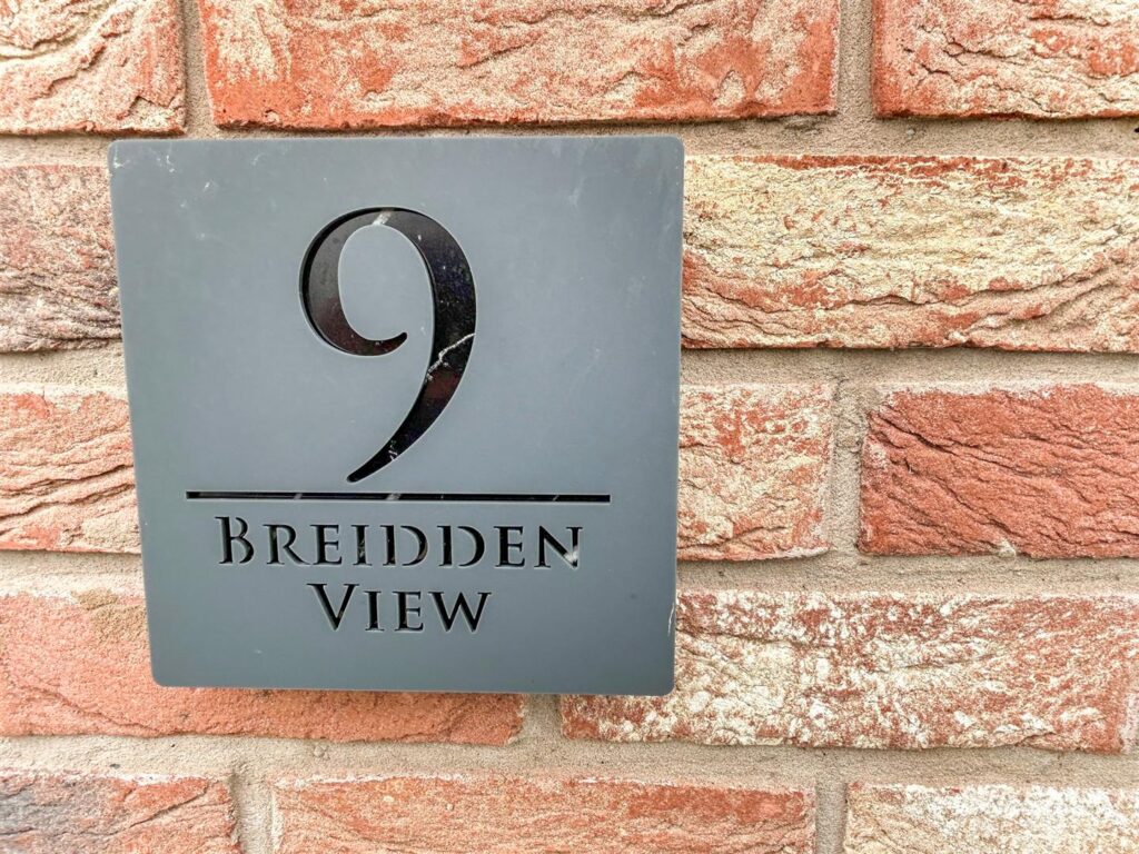 Breidden View, Llansantffraid photo 13