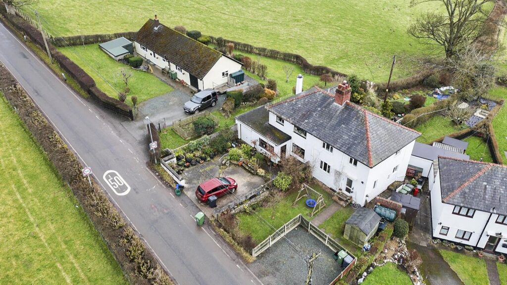 Maes Einion, Tregeiriog photo 11
