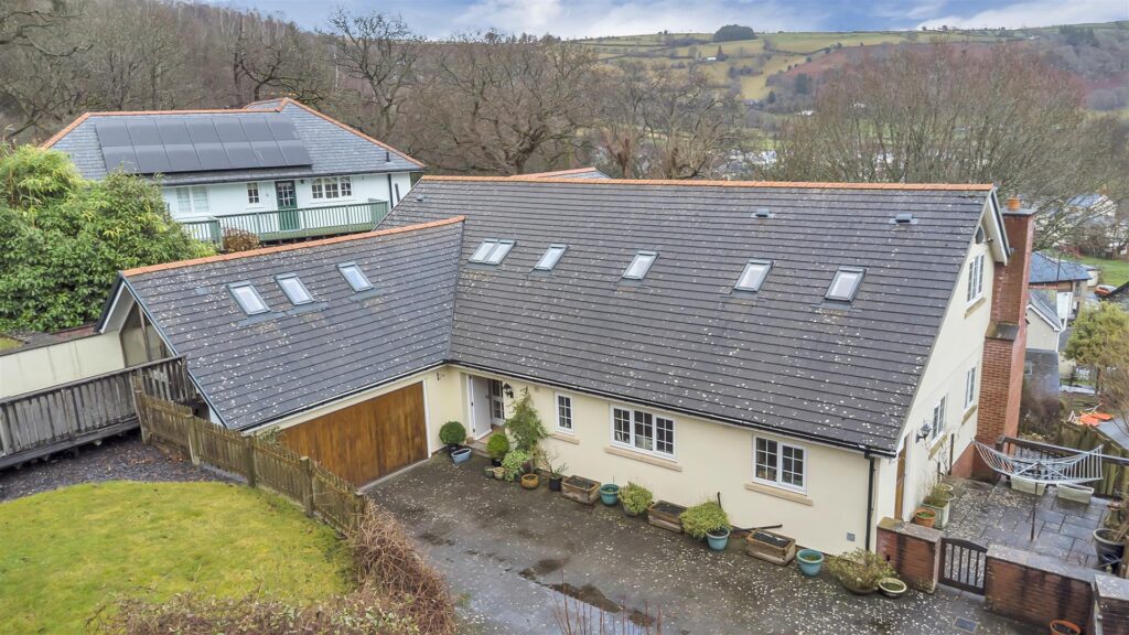 Tyn y Cestyll Road, Glyn Ceiriog, Llangollen photo 27