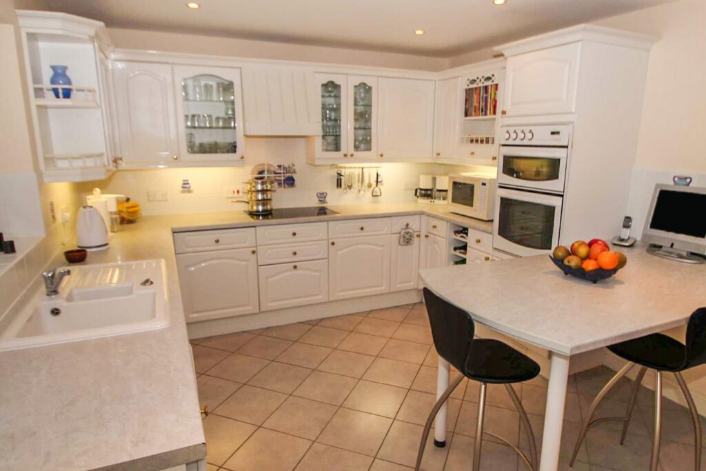 Longcroft, Weston Rhyn photo 5