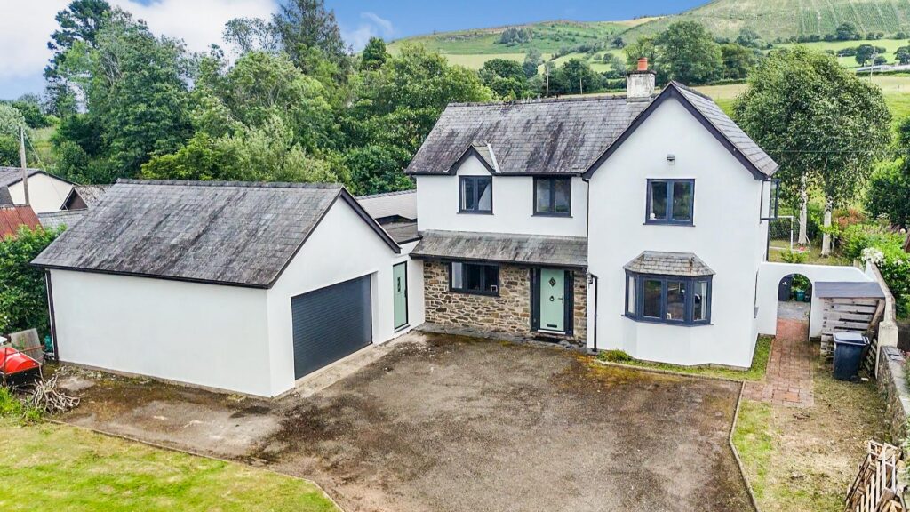 Penybontfawr photo 7
