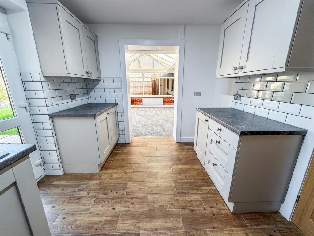 Plas Cerrig Close, Whittington, Oswestry photo 14