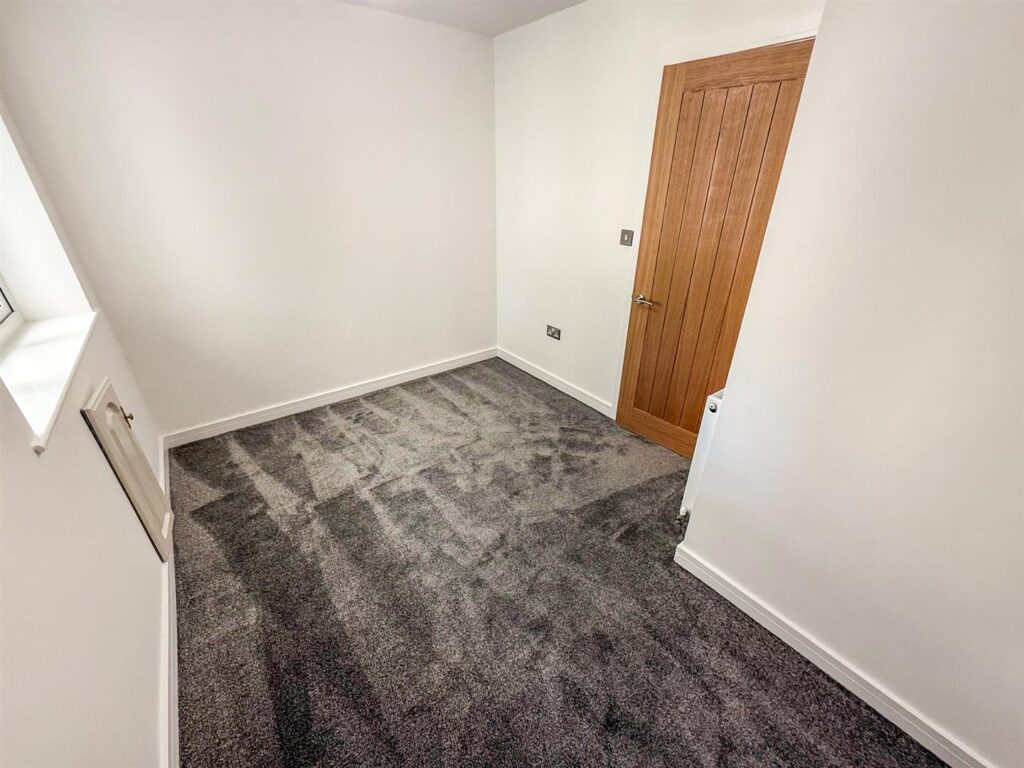 Plas Cerrig Close, Whittington, Oswestry photo 7