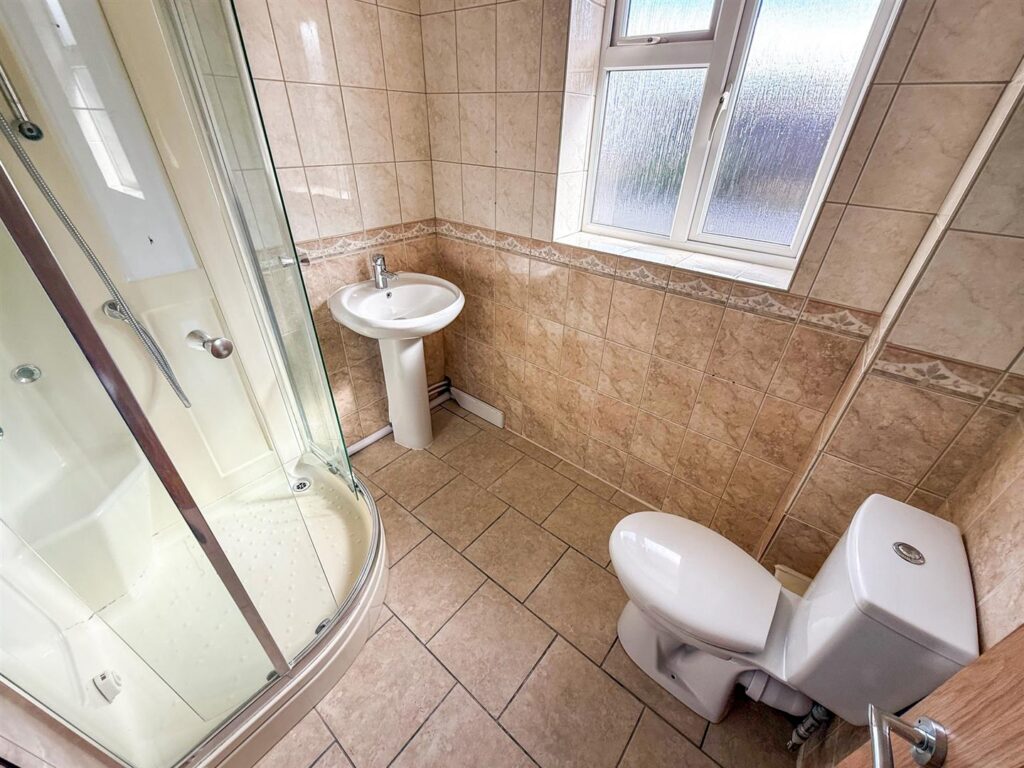 Plas Cerrig Close, Whittington, Oswestry photo 9