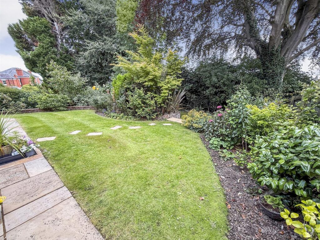 Mount Rise, Oswestry photo 27