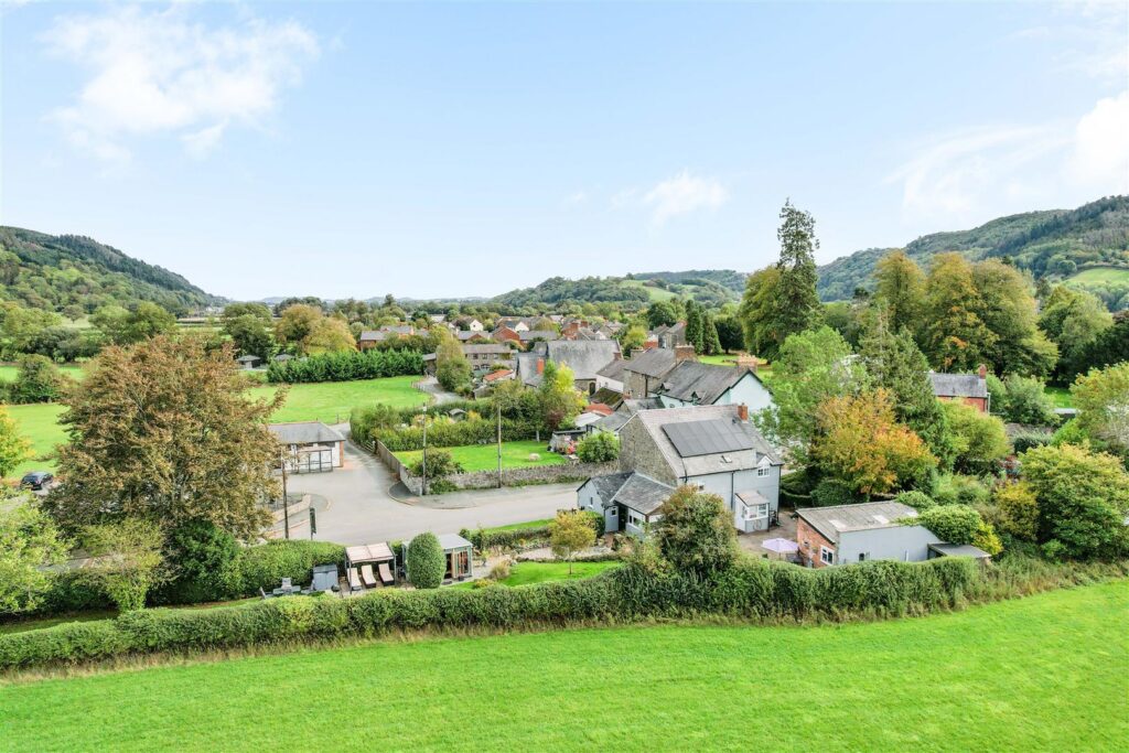 Meifod photo 42