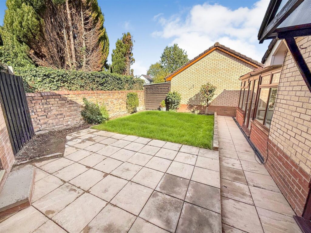 Plas Cerrig Close, Whittington, Oswestry photo 10