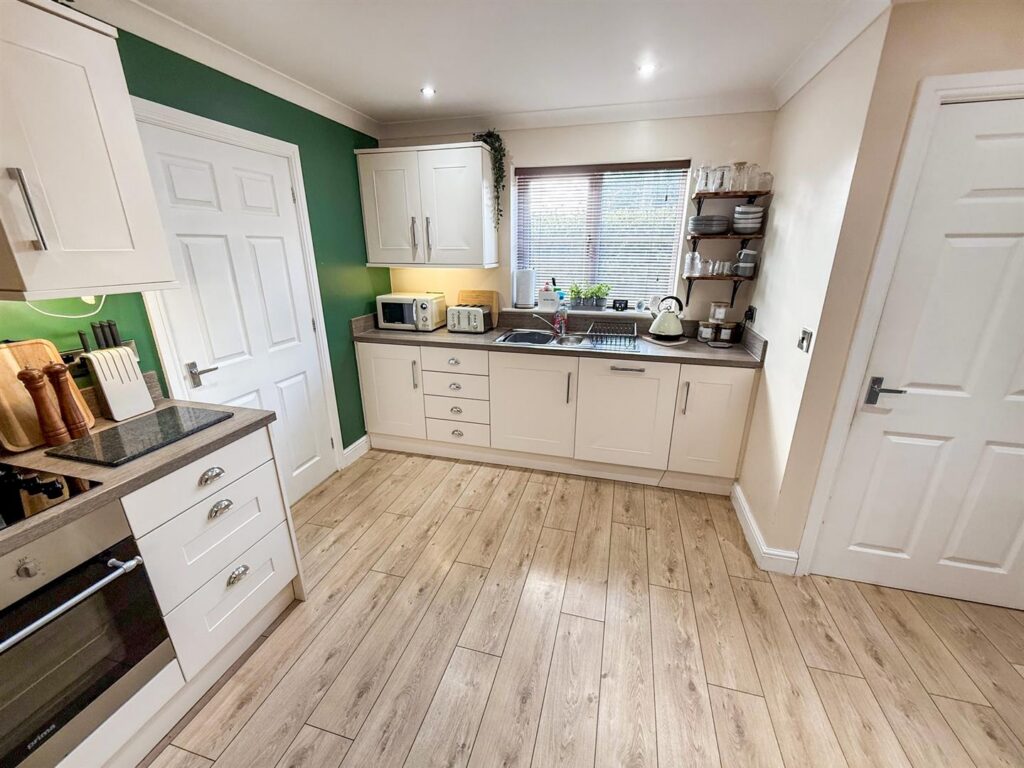 Middleton Road, Oswestry photo 17