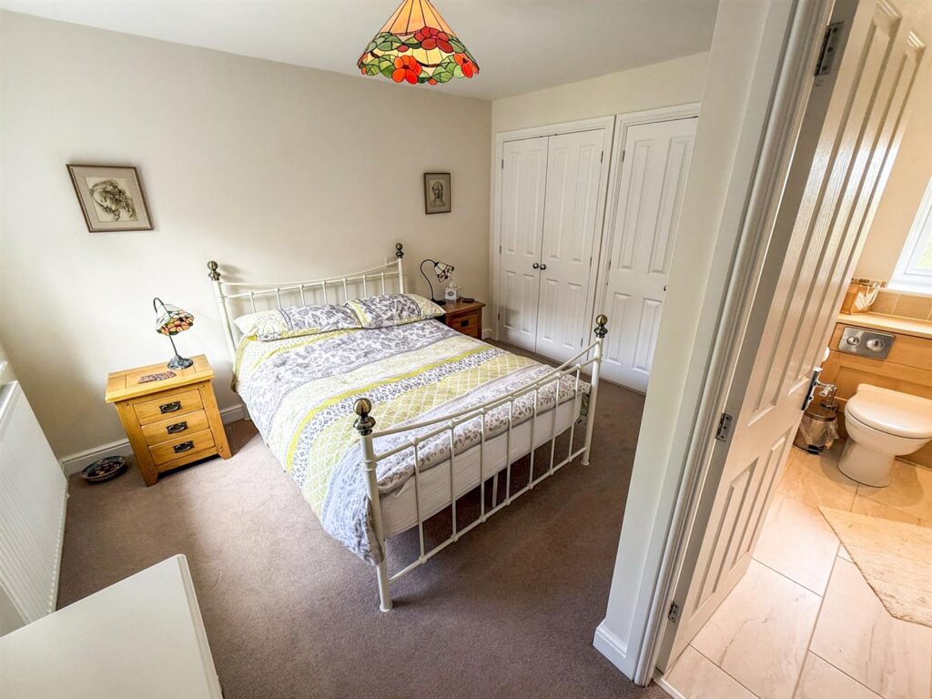 Mount Rise, Oswestry photo 11