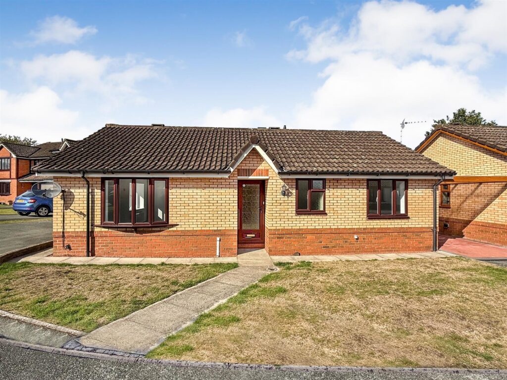 Plas Cerrig Close, Whittington, Oswestry photo 11