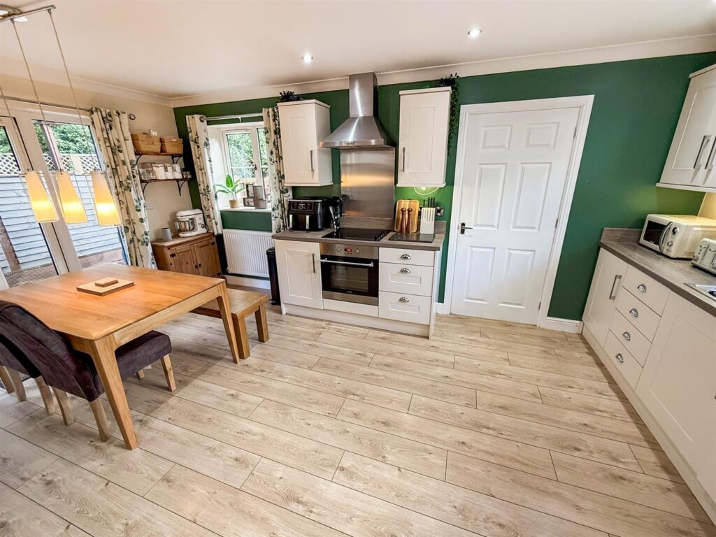 Middleton Road, Oswestry photo 16