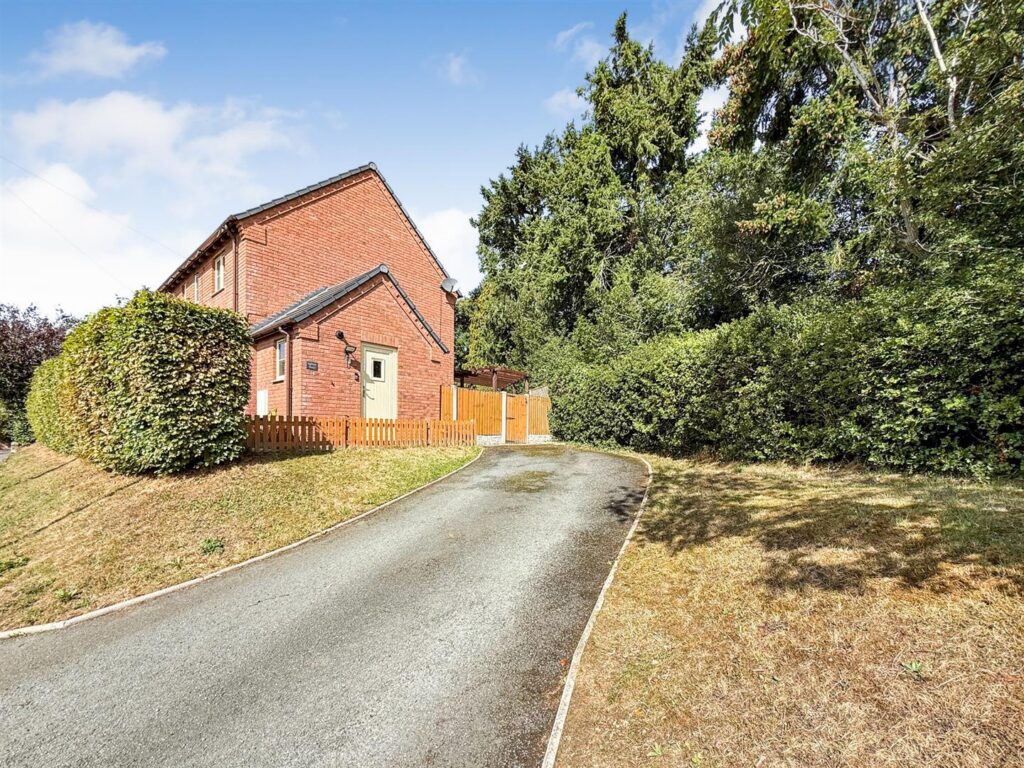 Middleton Road, Oswestry photo 3