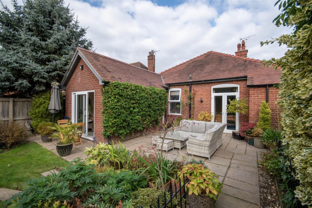 Whittington Road, Gobowen photo 17