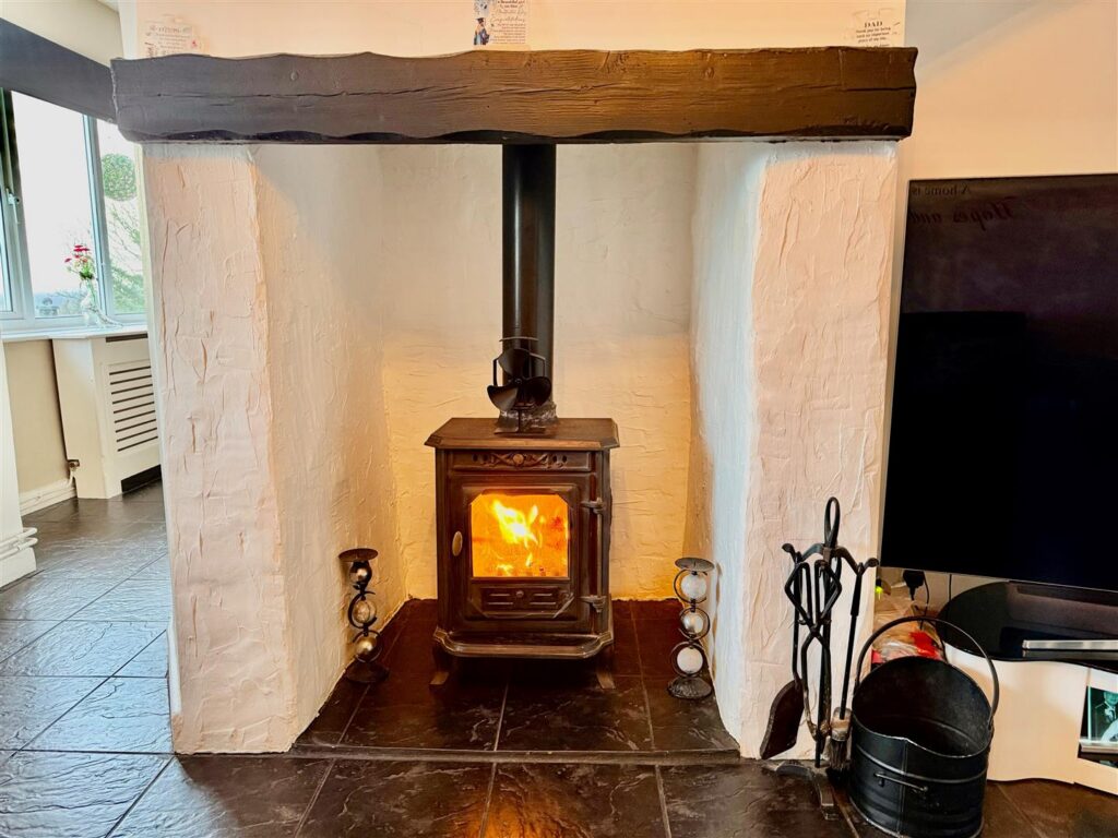 Fron Isaf, Chirk, Wrexham photo 4