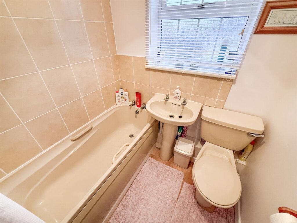 Cabin Lane, Oswestry photo 11