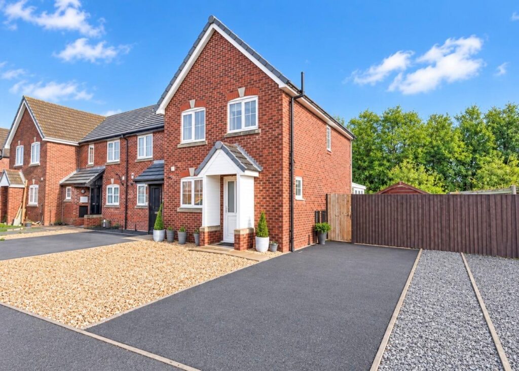 Henley Drive, Oswestry photo 1