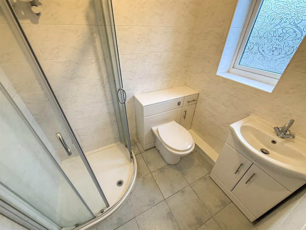 Celyn Close, Weston Rhyn, Oswestry photo 7
