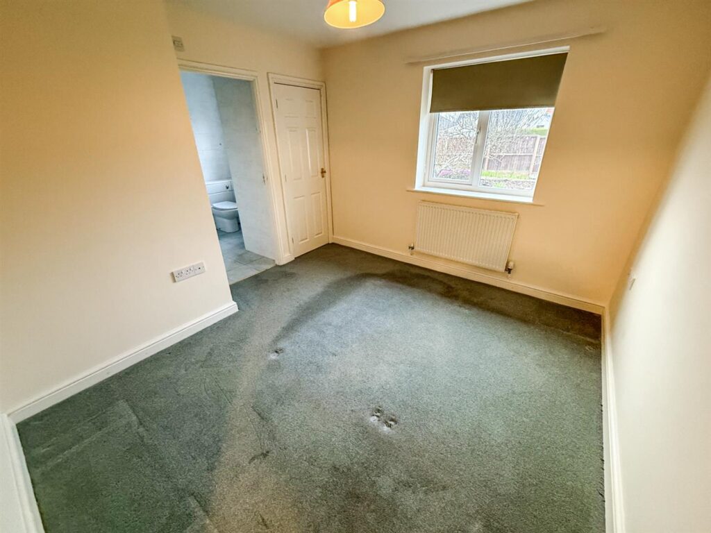 Celyn Close, Weston Rhyn, Oswestry photo 6