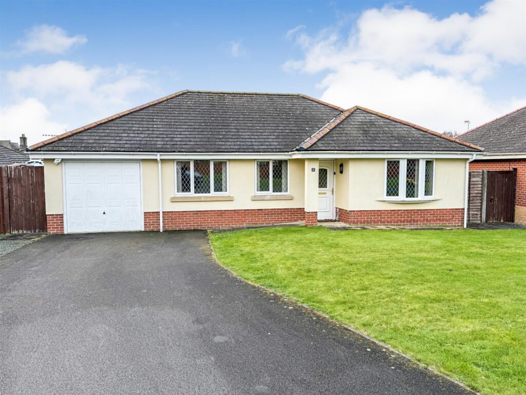 Celyn Close, Weston Rhyn, Oswestry