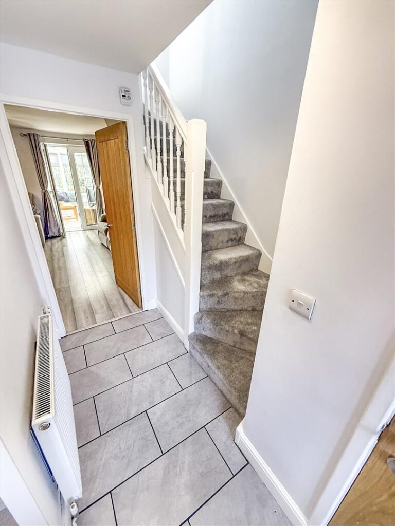 Henley Drive, Oswestry photo 14