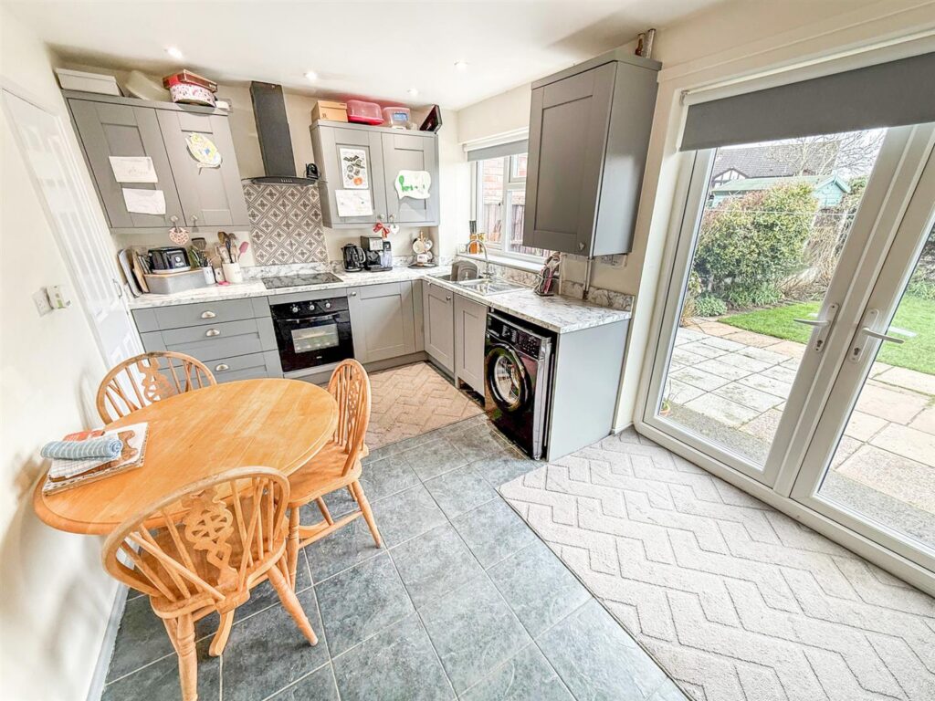 Rosehill Drive, Whittington, Oswestry photo 3
