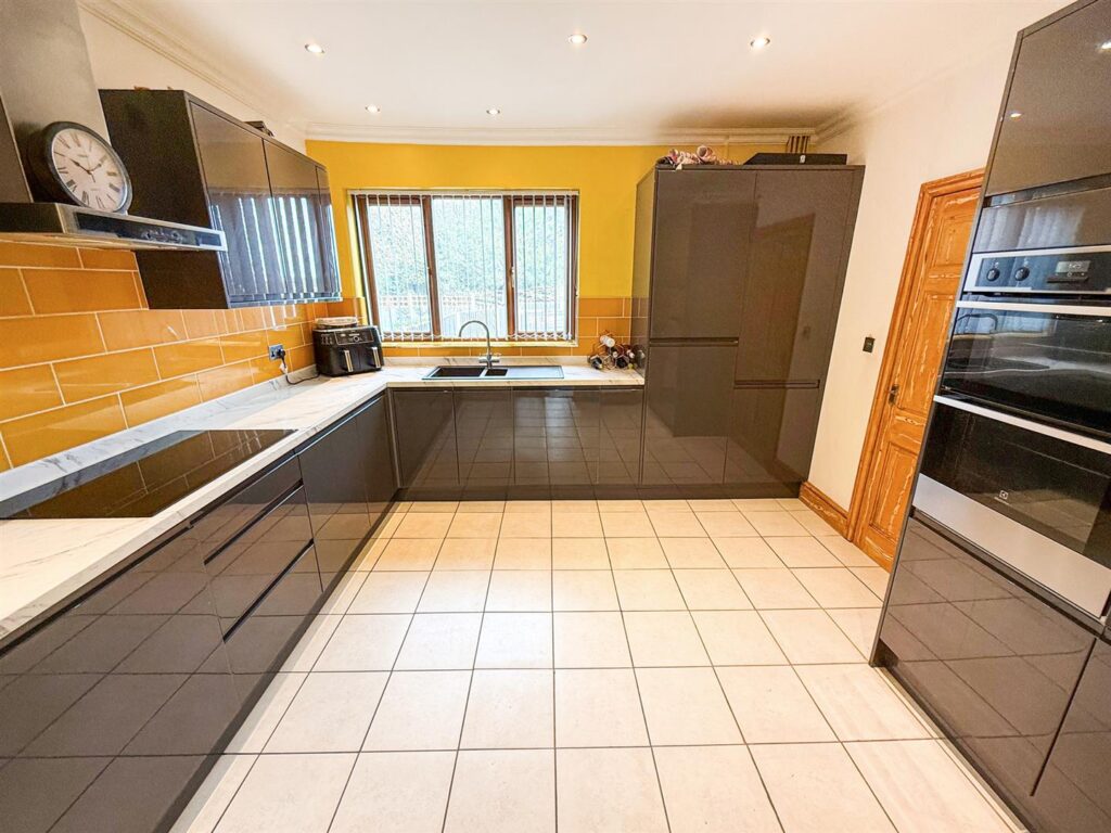 Brookside, Morda photo 2