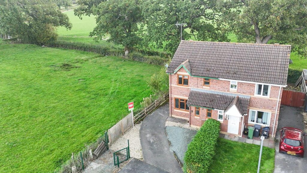 Yr Helfa, Chirk photo 4