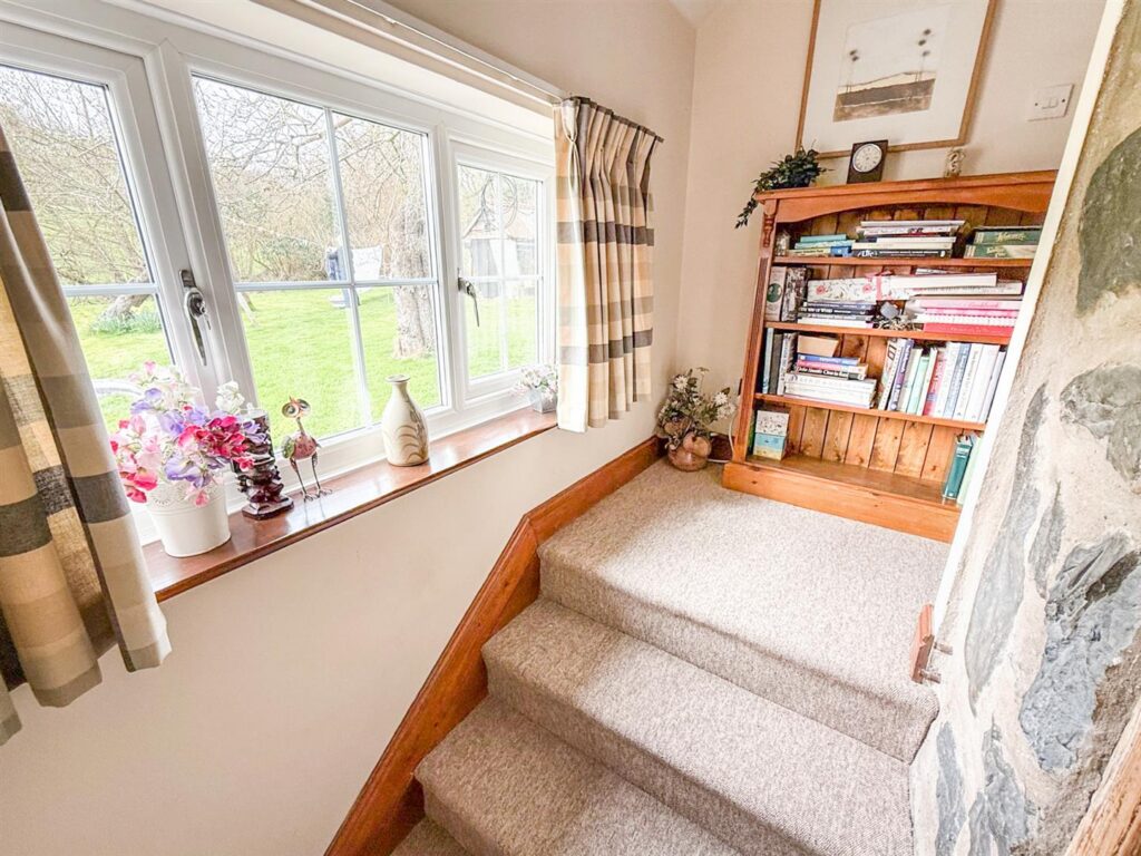 Llanfair Caereinion, Welshpool photo 18