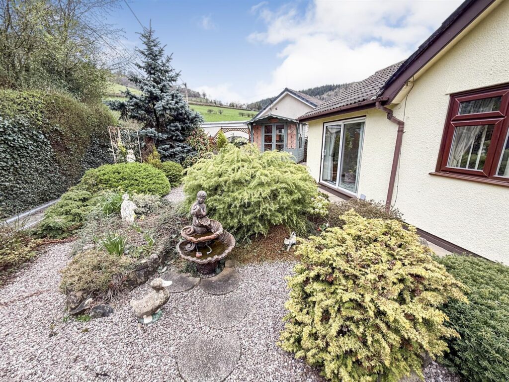 Maes Madog, Pontfadog, Llangollen photo 19