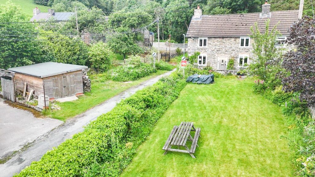 Tregeiriog, Llangollen photo 22