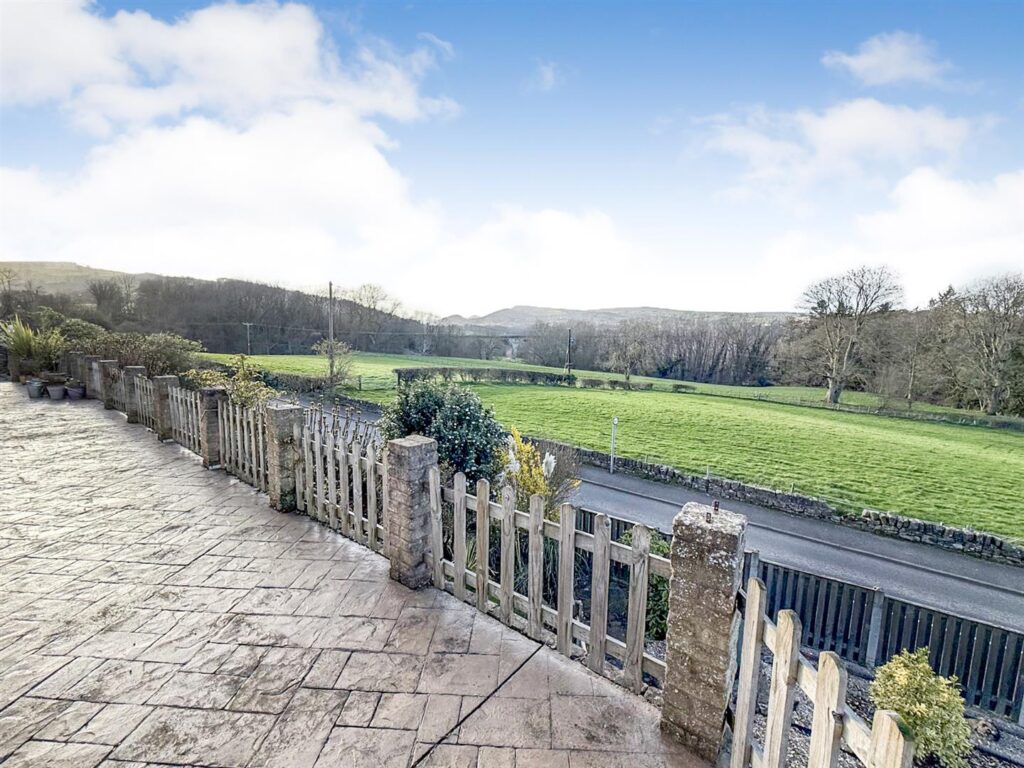 Pentre, Chirk, Wrexham photo 21
