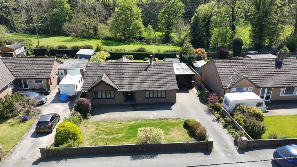 New Road, Glyn Ceiriog photo 16