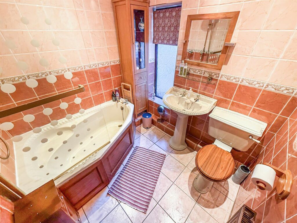 Pentre, Chirk, Wrexham photo 14