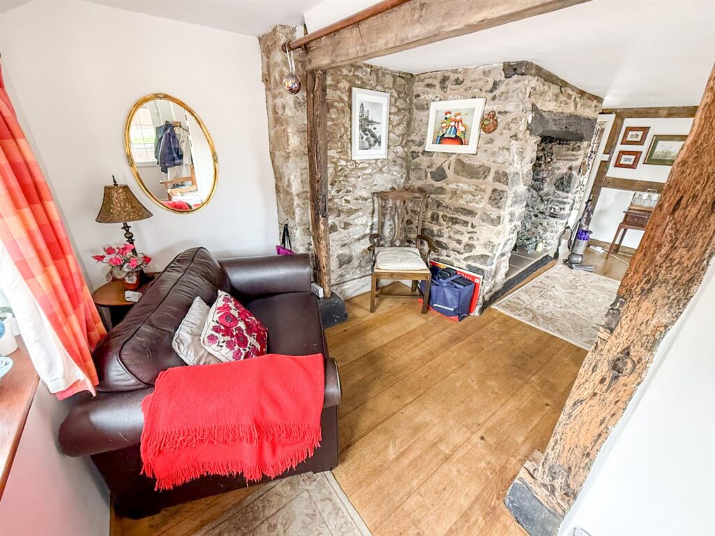 Llanfair Caereinion, Welshpool photo 12