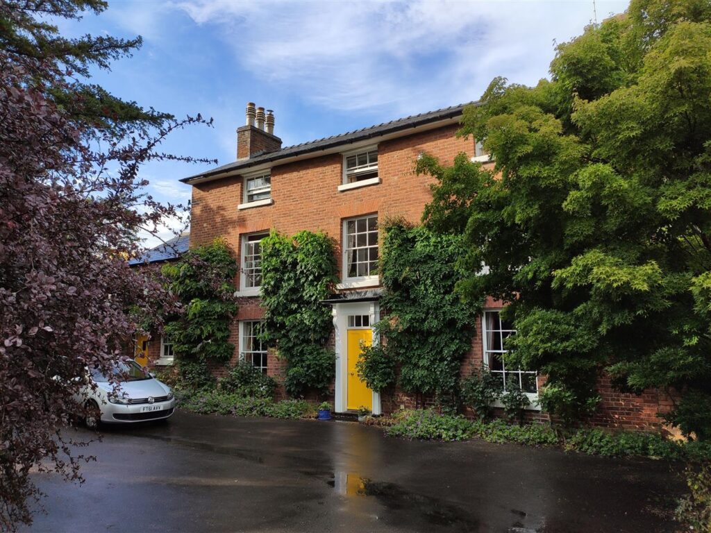Severn Road, Welshpool photo 54